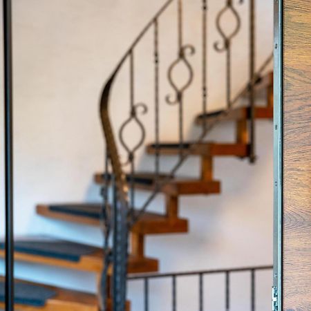 Goldener Hirsch Apartment Лар Екстериор снимка