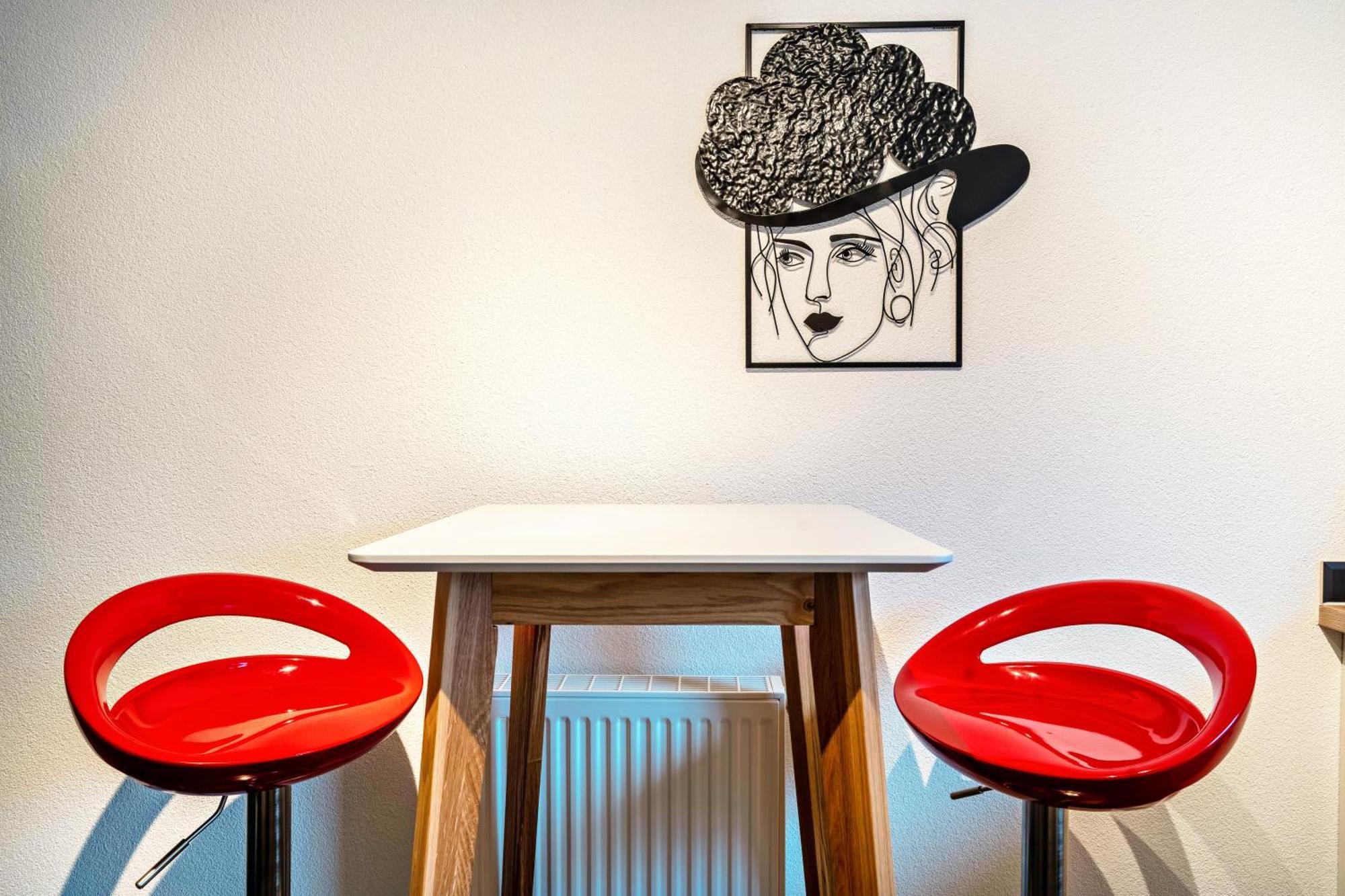 Goldener Hirsch Apartment Лар Екстериор снимка